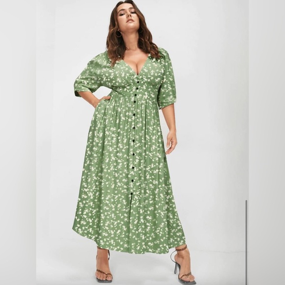 BloomChic Dresses & Skirts - BloomChic Green Floral Maxi Dress